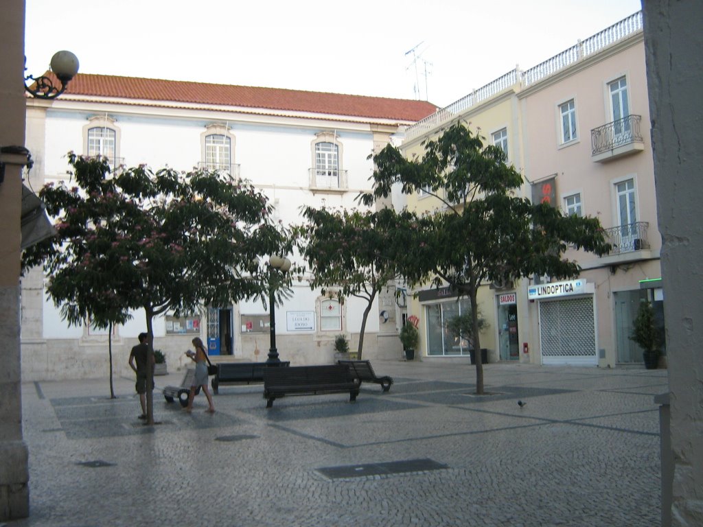 Misericordia square by luis oliveira