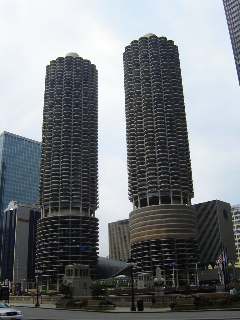 Marina City by Ella Buitrago