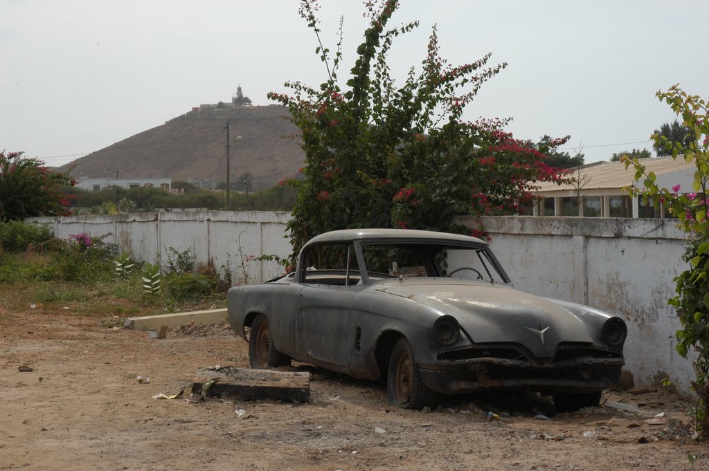 Vieille Studebaker aux Almadies by gabolde