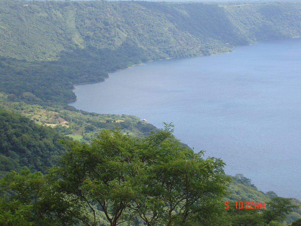 Apoyo Lagoon View by Sergio Balladares