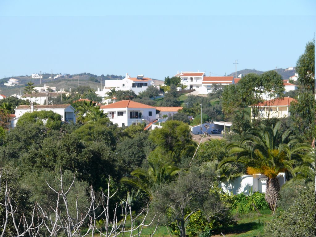 A Norte do Serro das Caçapeiras... Corte António by Vânia Fernandes