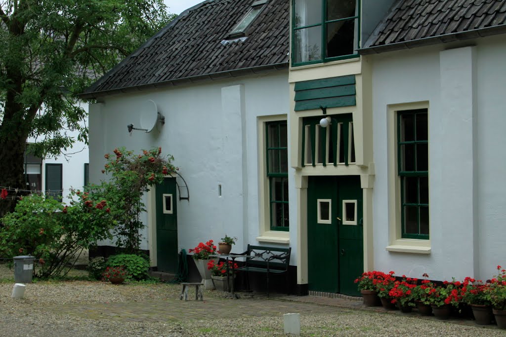 Mooie gevel aan de Oud Wulvenseweg vlak bij Houten. by watersnip