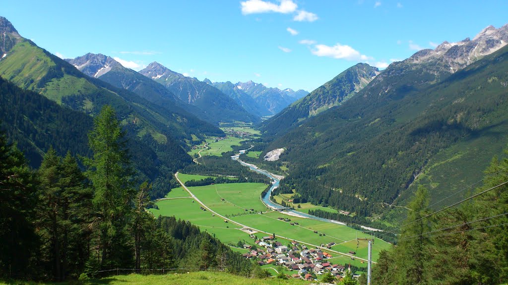 Ausblick übers Lechtal von der Stablalpe by Ziachspieler