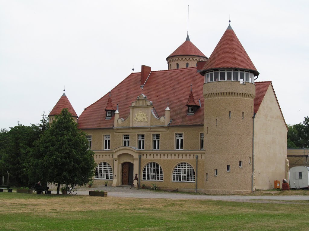 Bicycle trip Baltic States 2012, castle Stolpe by Seimen Burum