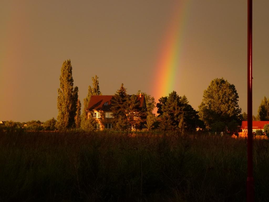 Am Ende des Regenbogens: Gemeindeverwaltung Raßnitz by Ernst Pumphut