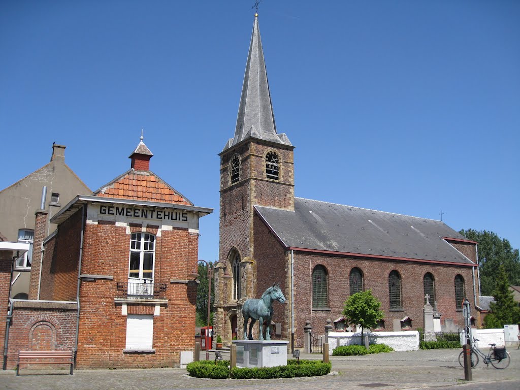 Grimminge-kerk-paard-gemeentehuis by willy&chris