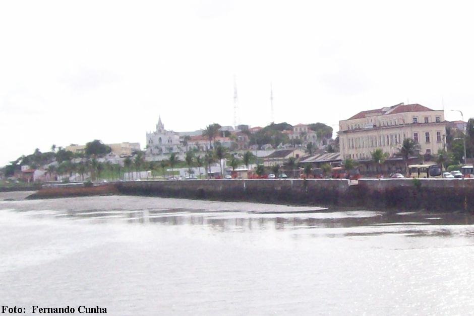 UMA VISÃO DA PRAÇA GONÇALVES DIAS DA PONTE JOSÉ SARNEY. by Fernando Cunha