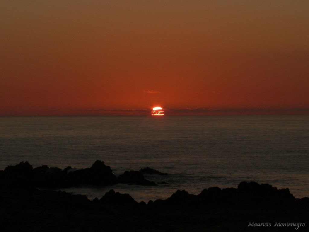 Sunset - Playa La Virgen by Mauricio Montenegro