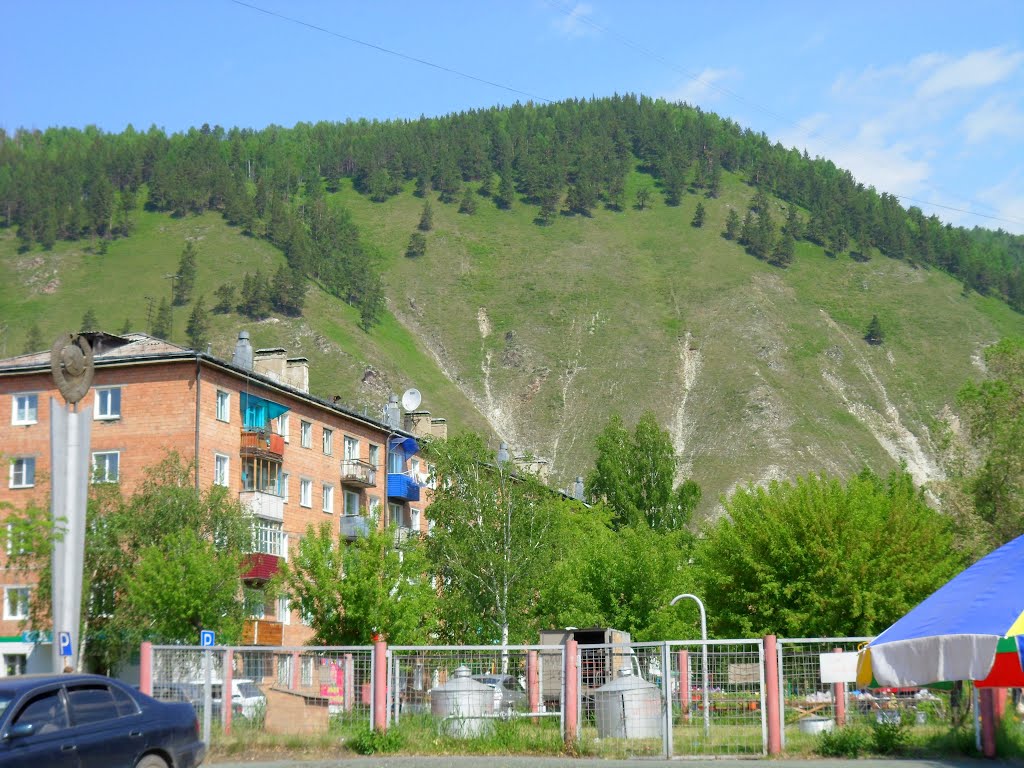 2012-06, Хакасия, г. Абаза, вид с ул. Лазо. Горные осыпи/ Khakassia, Abaza town. Mountain scree. by Trapeznikov Pavel