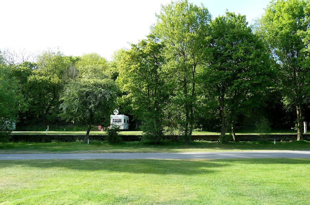 Presthope Caravan Club Site, near Much Wenlock, Shropshire by Linbery