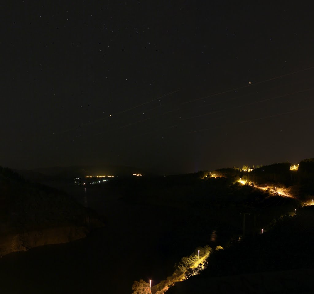 Starry night on Embalse del pantano. by Lex Bambasy