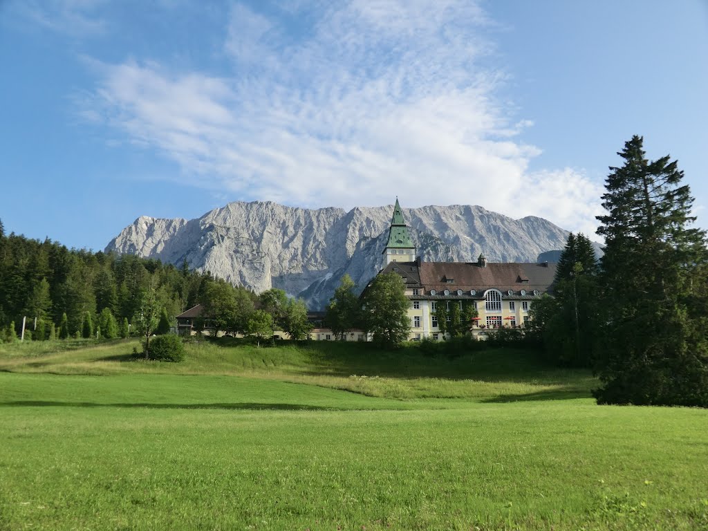 Schloss Elmau by fixundfoxi