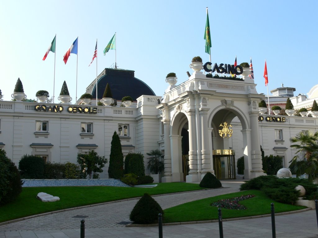 Aix-les-Bains - Casino (Savoie) by Naru Kenji