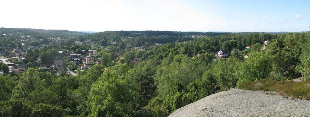 View from the mountain at Kärrdalen, Göteborg, 2012 by Biketommy