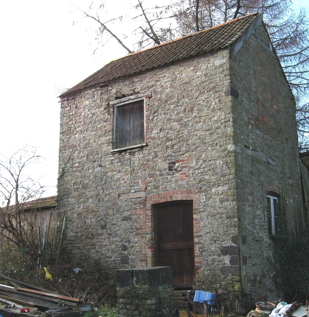 Former Engine House, Smiths Pit. by Bob&Anne Powell