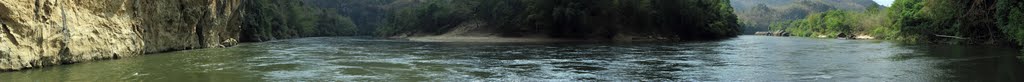 River Kwai Bend at Mon Village Tempel Cliff - Panorama by tweety3d