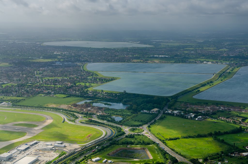 Roundabout near Heathrow airport by Alexander Kachkaev