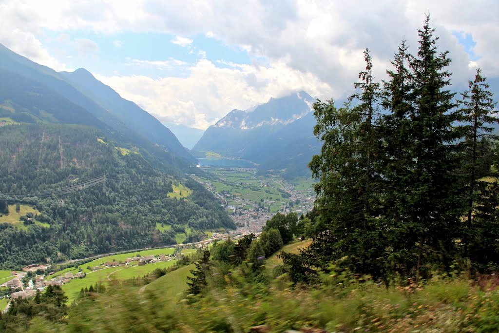 View to Poschiavo, Lago di Poschiavo ●(165°) by © Roland