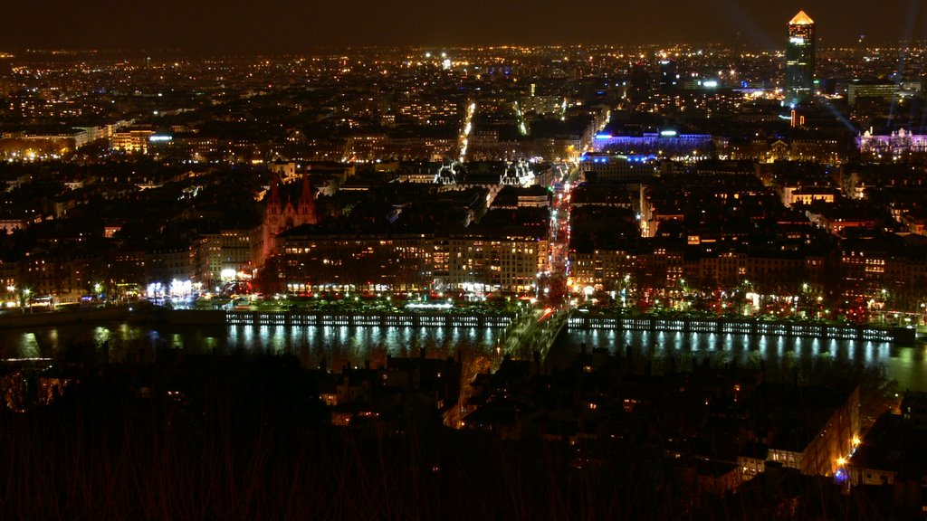 Lyon vu depuis Fourvière (Fête des Lumières 2007) by jasonvy7