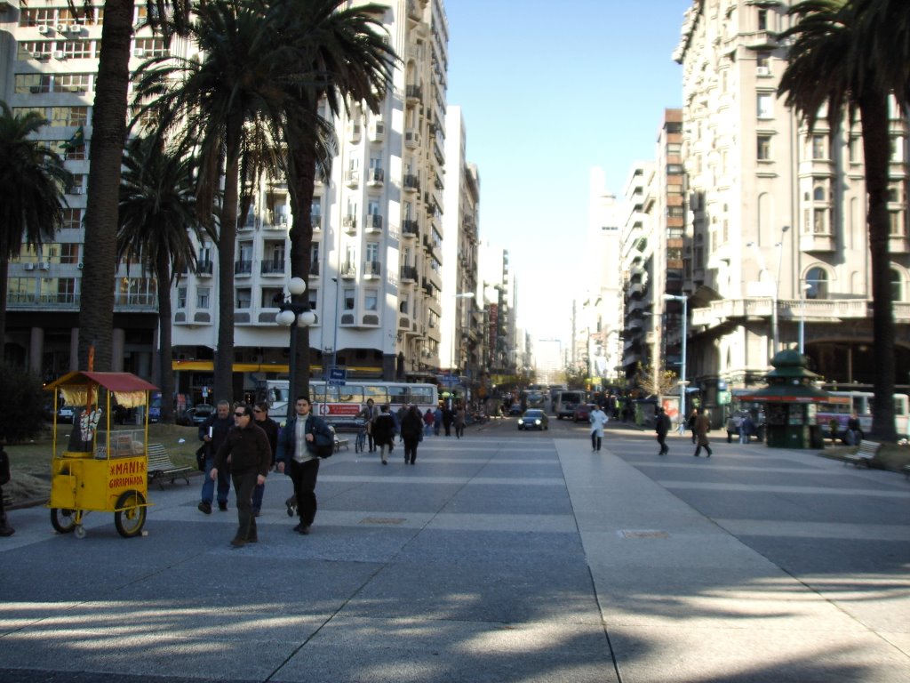 Praça Independência e início da Av. 18 de Julho by Antonio Carlos Torre…