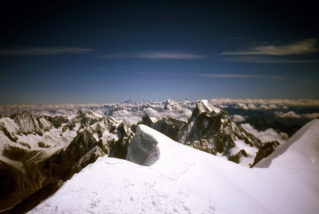 Sea of clouds and mountains. Mont Blanc de Tacul. by Seara