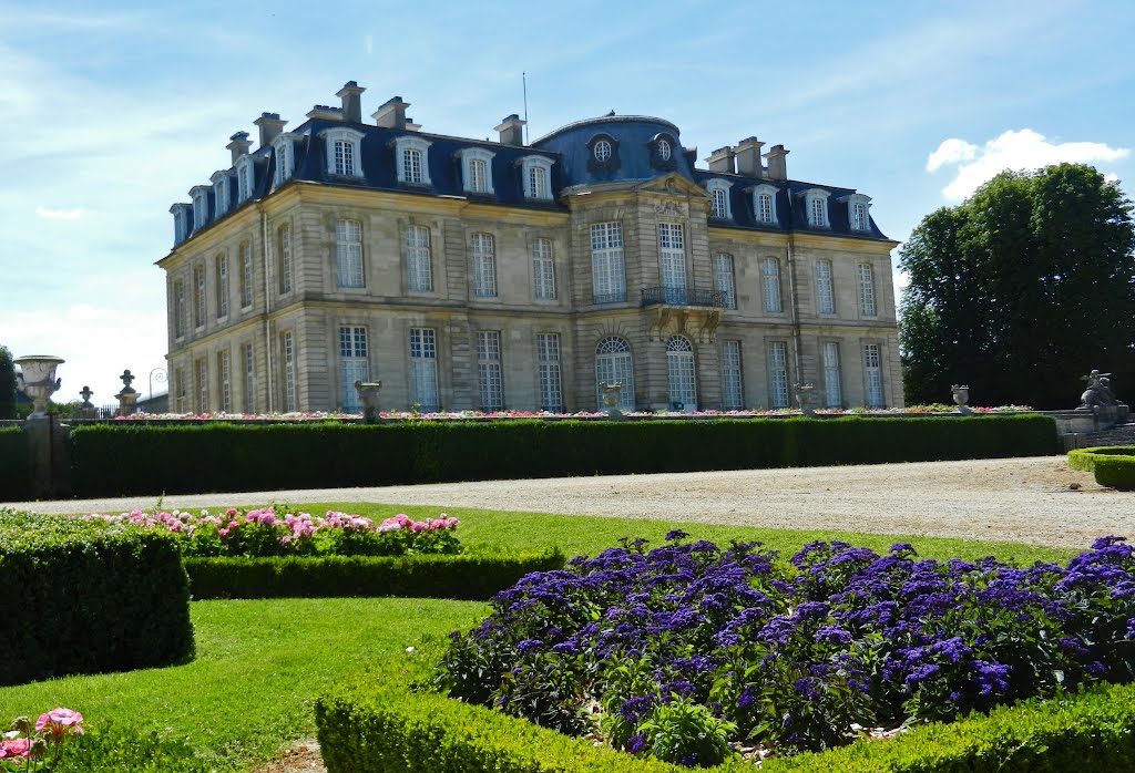 Château de Champs - façade coté jardin by alain93