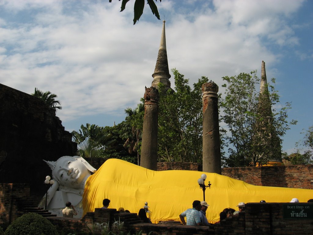 Wat Yai Chaya Mongkol, Ayuthaya by Matt33Brian