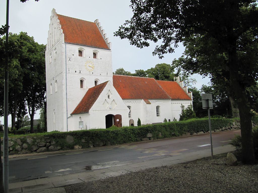 Birkende Kirke i Kerteminde kommune by Benny Hansen - Haslev