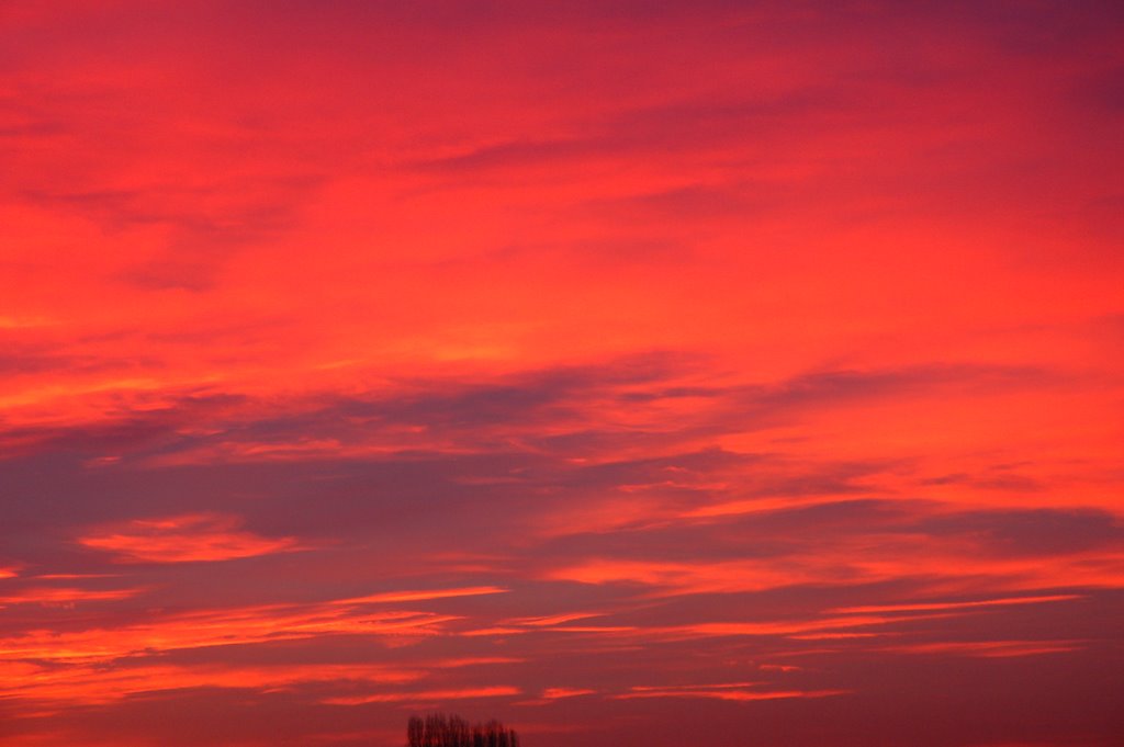 Red sunset 03 by Francesco Mariani