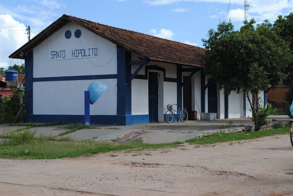 Estação Santo Hipólito. Antiga ferrovia Corinto-Diamantina by João Carlos Machado