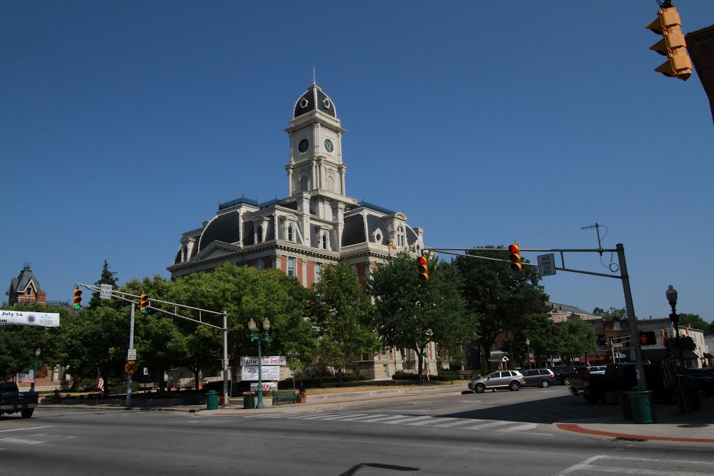 Noblesville, Indiana Courthouse, July 2012 by archlapeer