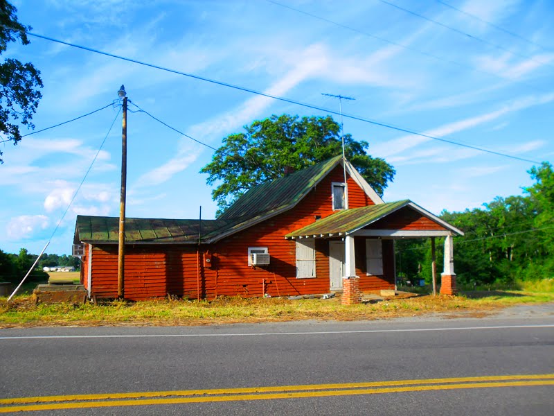 Old Country Store, Middlesex County, VA. by r.w.dawson