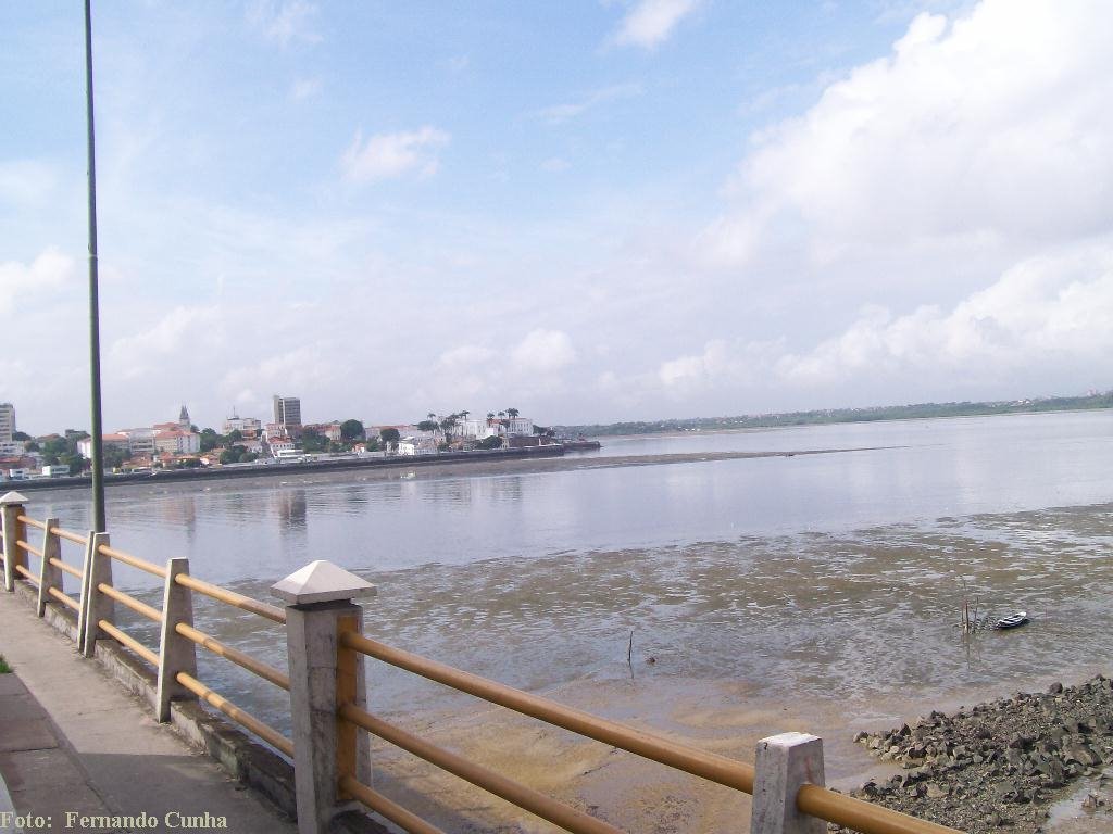 CENTRO ANTIGO DE SÃO LUIS VISTO DO BAIRRO SÃO FRANCISCO by Fernando Cunha