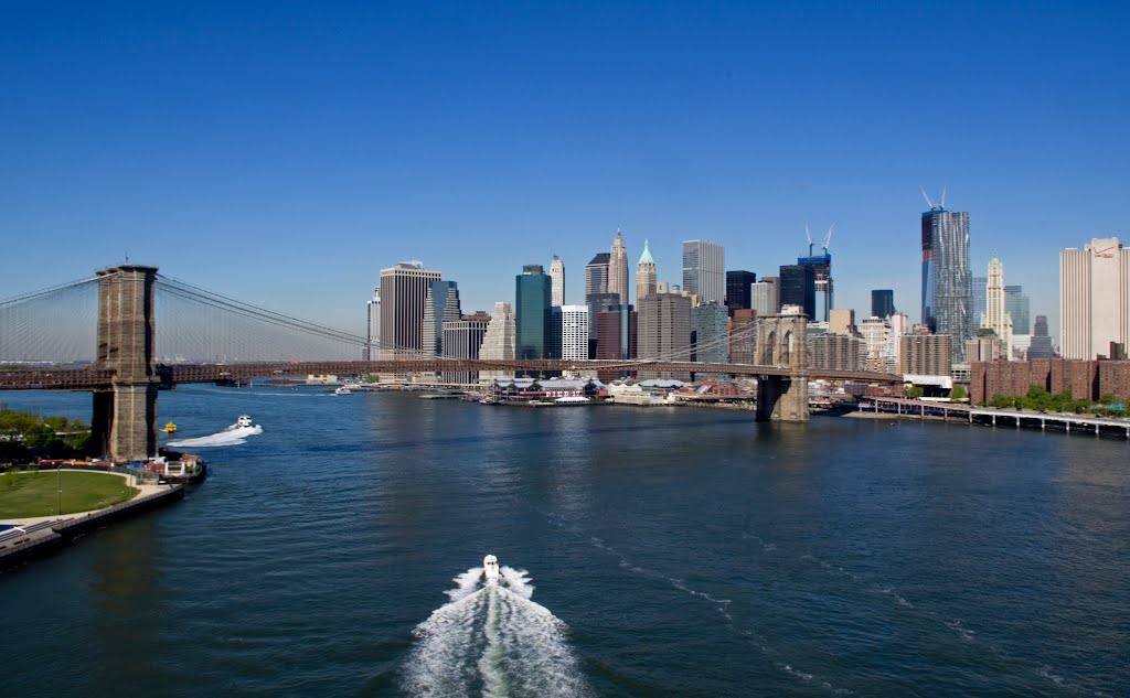 Brooklyn Bridge by davidzubizarreta