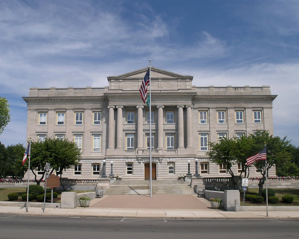 Hardin County Courthouse - Kenton, Ohio by Mike Bechtol