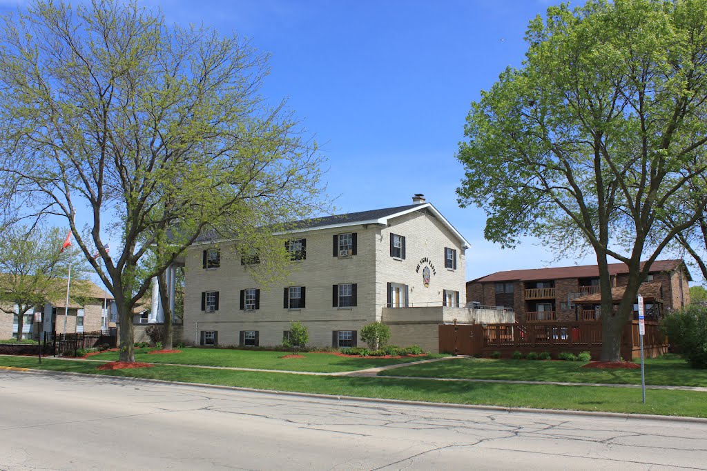 Phi Sigma Kappa Fraternity House by Brian Zurita