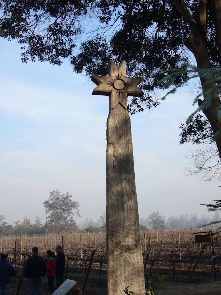 Arte Mapuche en Viña Undurraga. Flor de la canela by Diego Poblador