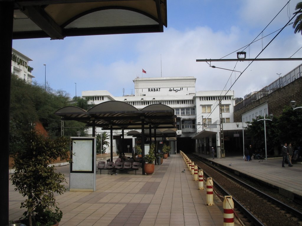 Estacion de Tren Rabat-Ville (train station/gare de train) by Luis MS