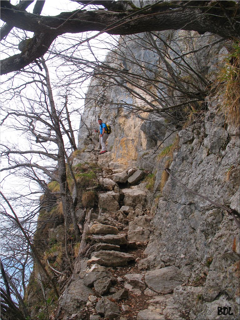 Sentier d'Orjobet by Joël Duperrier