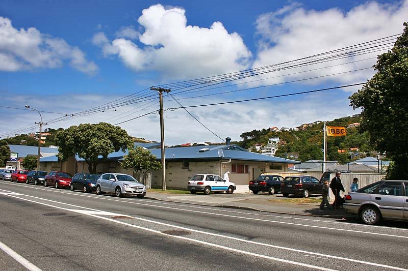 Island Bay Bowling Club by Fritz Schöne