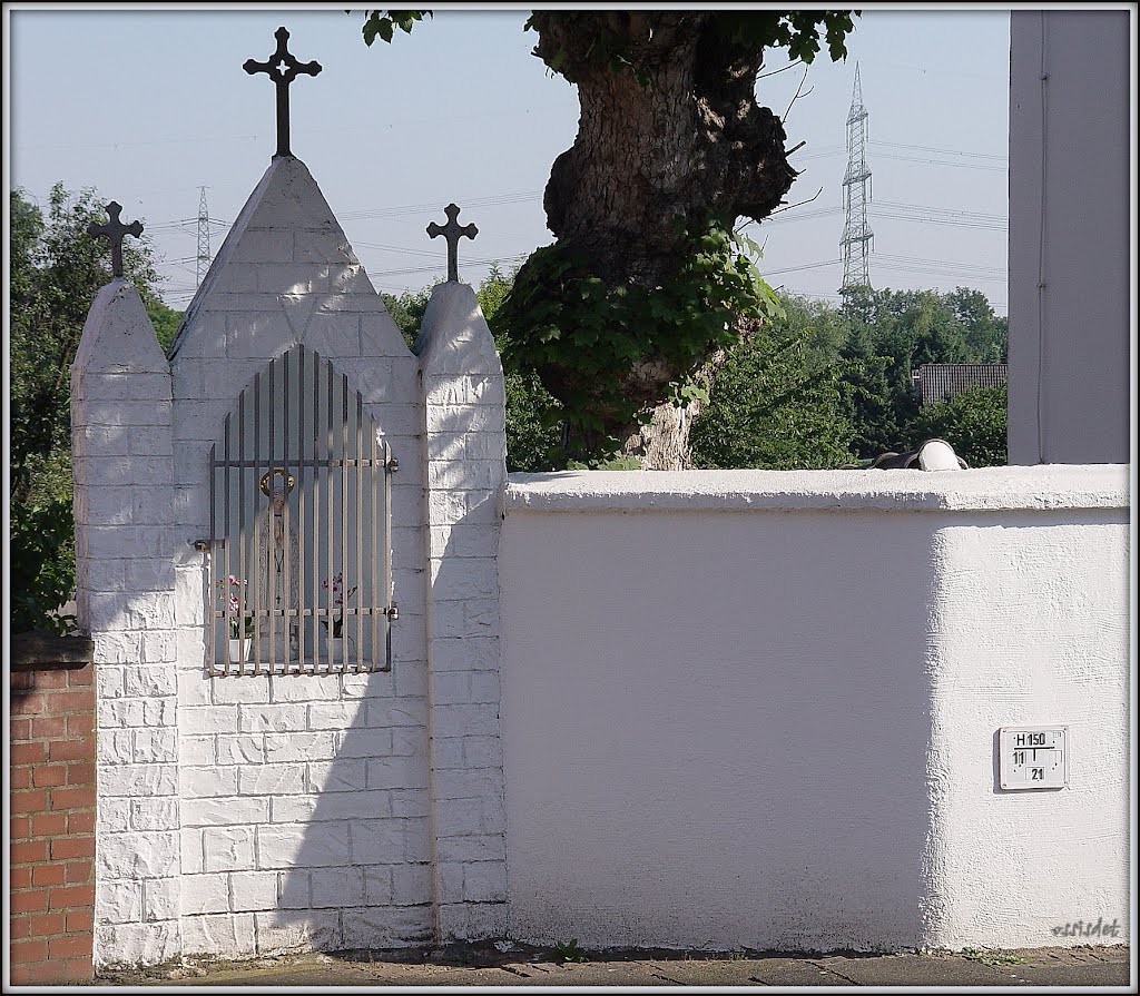 Wayside shrine, Menden by OssisDet