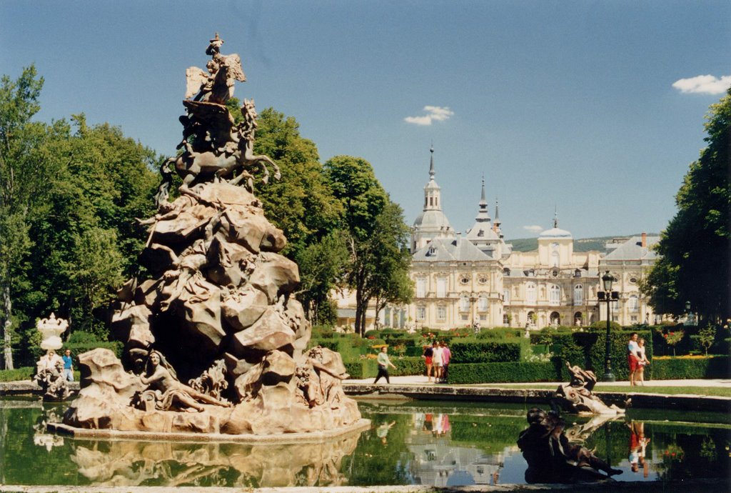 Granja de San Ildefonso - Fuentes. by H. Ariz