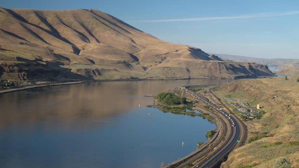 Celilo Village...the falls were where the two white markers are just left of the shrubby shoreline point by "Histories & Mysteries of the Columb