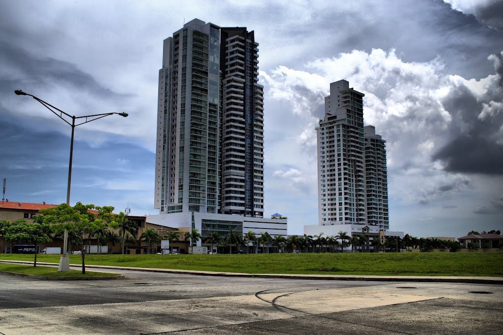 HDR_Edificios en Costa del Este by jaid