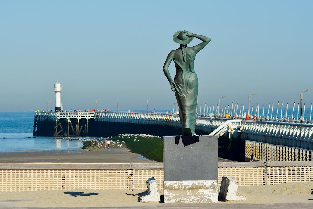 Nieuwpoort, Godin van de Wind. by Ronny Daems