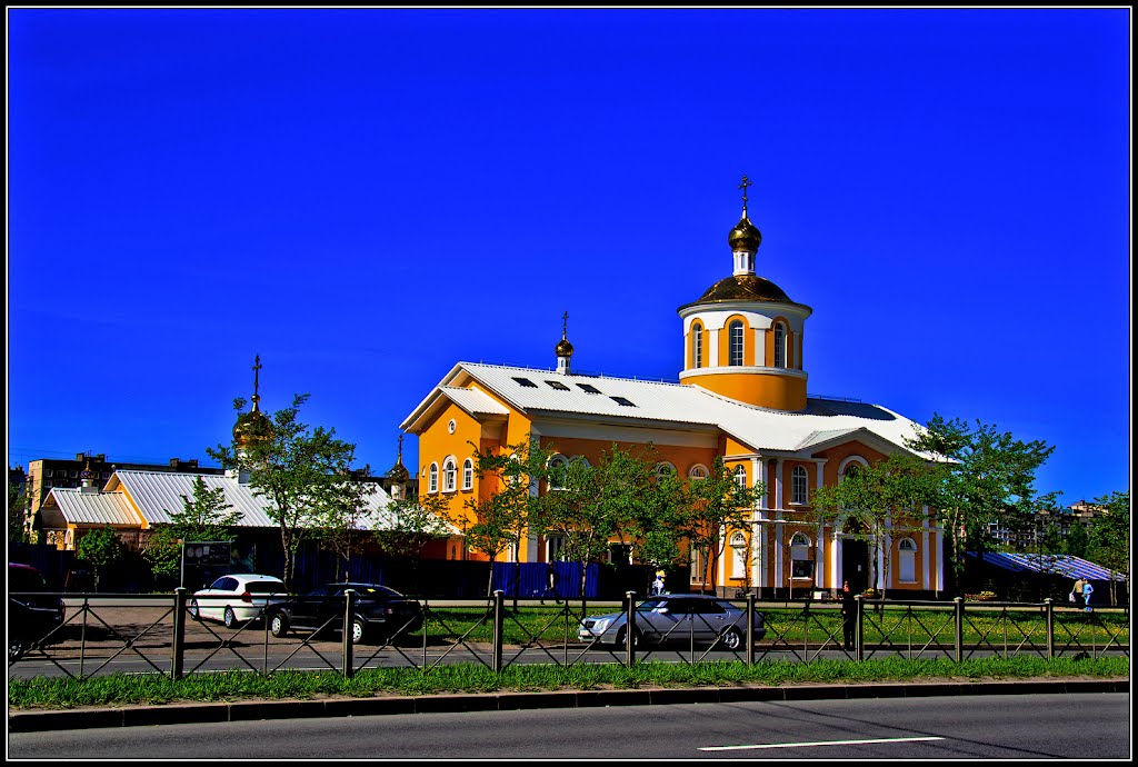 Churches of the Holy Myrrh-bearers, and of the Holy Virgin / Церкви во имя Святых Жен-Мироносиц и Покрова Пресвятой Богородицы by AlexBazhan