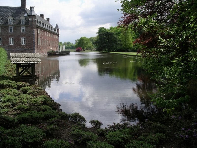 Wassergraben Schloss Anholt by H.Garnjost