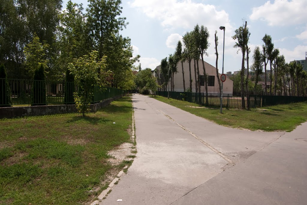 Újpest Káposztásmegyer utcakép 2012/07/28 by hatja-budapest