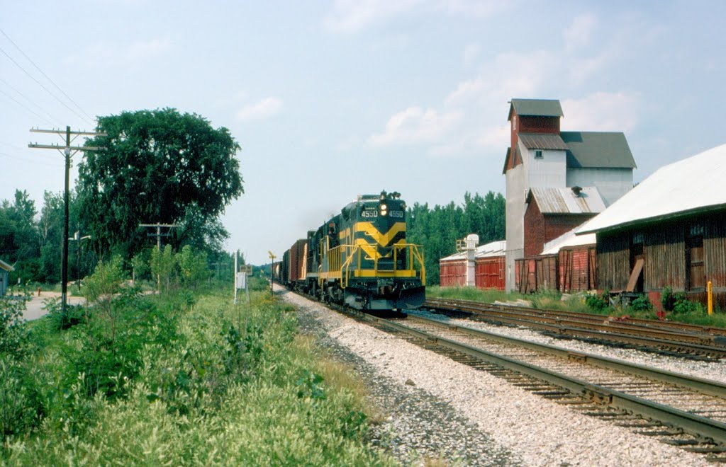 Southbound Central Vermont Railway Freight Train No. 510 with CV EMD GP9 No. 4550 and DWP Alco RS11 No. 3603 providing power, at Milton, VT by Scotch Canadian