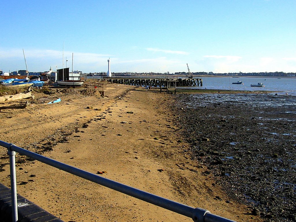 the magnificent shotley beach by davidl65